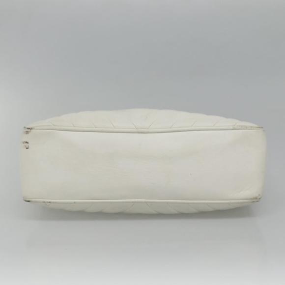 CHANEL Chain V Stitch Shoulder Bag Lamb Skin White CC Auth bs23119 - Picture 5 of 16